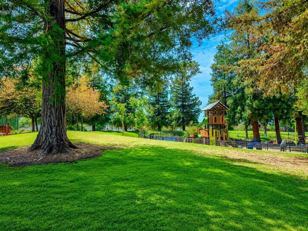 608 Allerton Loop Property Photo 44