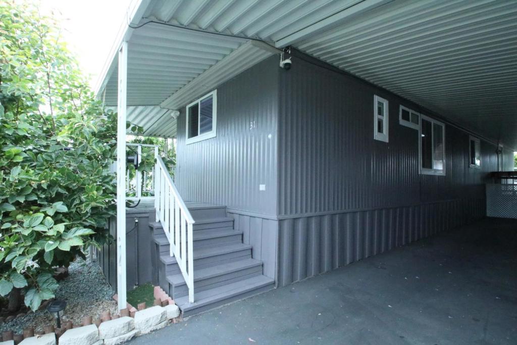 60 Wilson Way 31 Property Photo 4