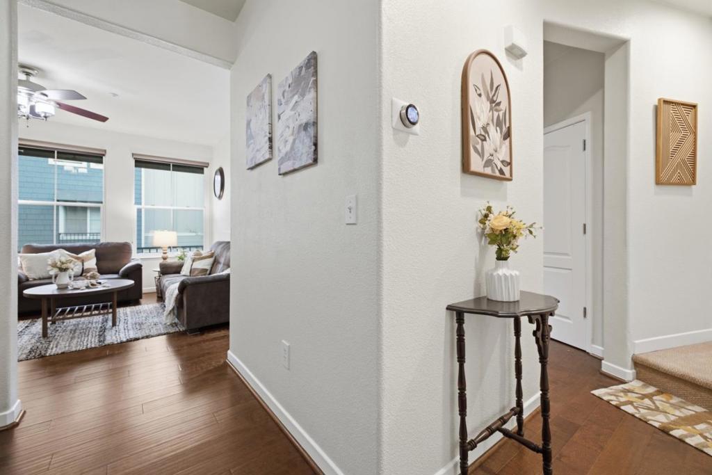 22859 Charing Street Property Photo 6