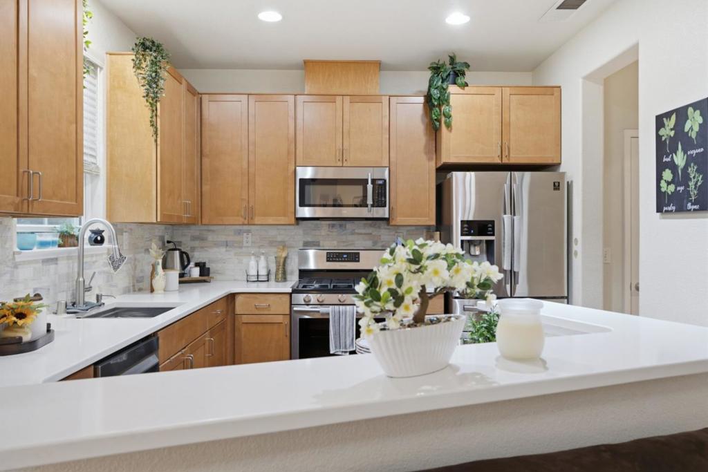 22859 Charing Street Property Photo 10