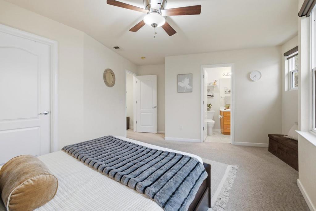 22859 Charing Street Property Photo 19