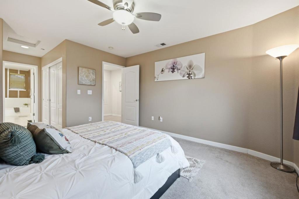 22859 Charing Street Property Photo 22