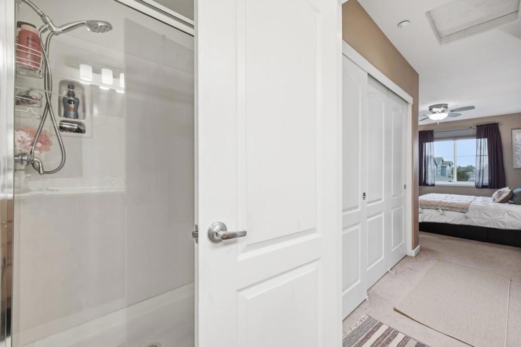 22859 Charing Street Property Photo 28