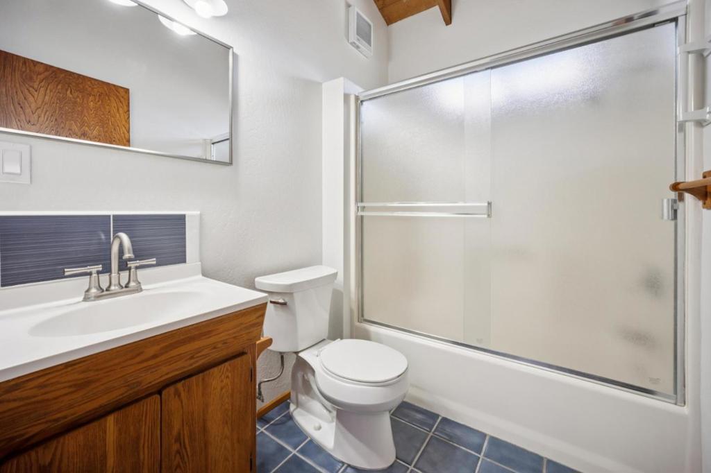 17th Avenue Property Photo 62
