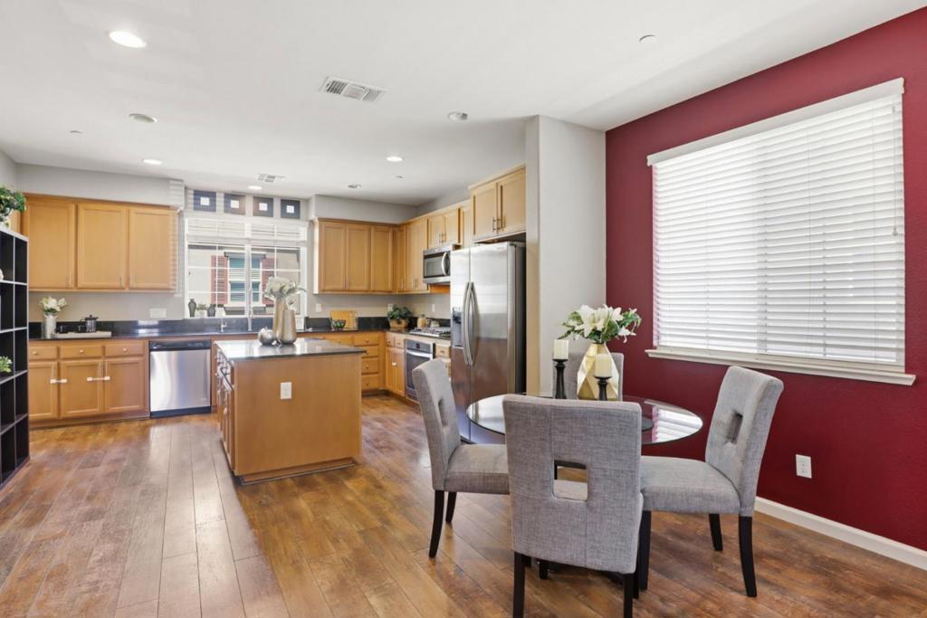 57 Regency Place Property Photo 4