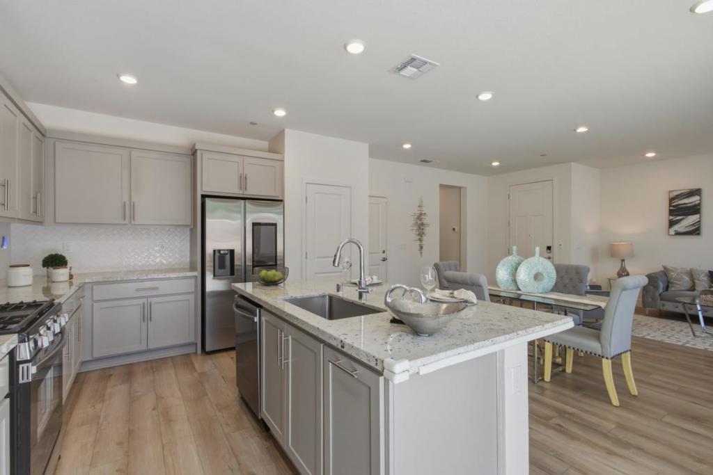 5955 Markham Drive Property Photo 11