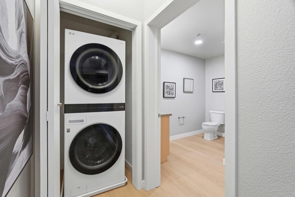 88 Bush Street 1101 Property Photo 8