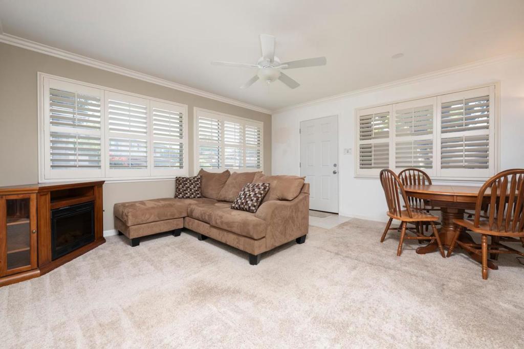 1536 Day Avenue F Property Photo 5