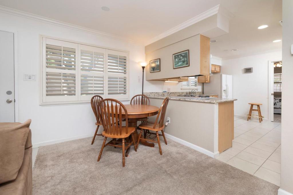 1536 Day Avenue F Property Photo 8