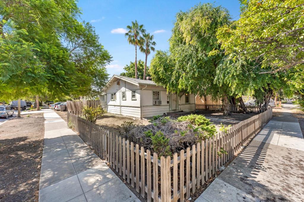 1004 Vermont Street Property Photo 1
