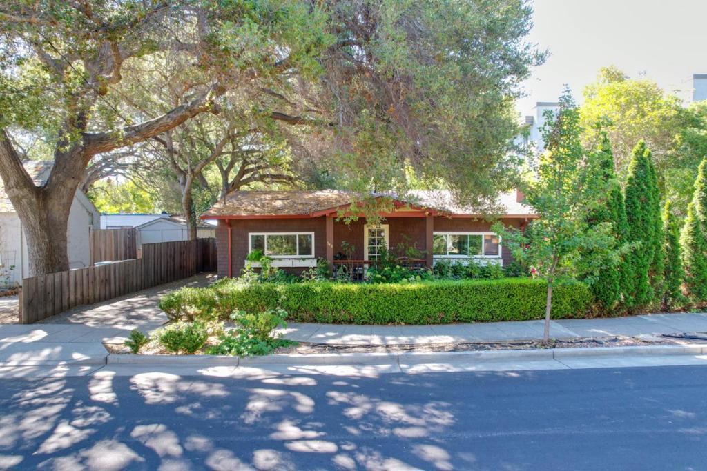 340 Palo Alto Avenue Property Photo 1