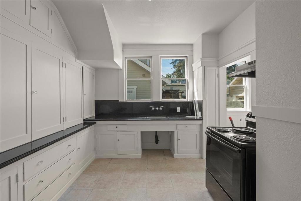 111 5th Street Property Photo 6