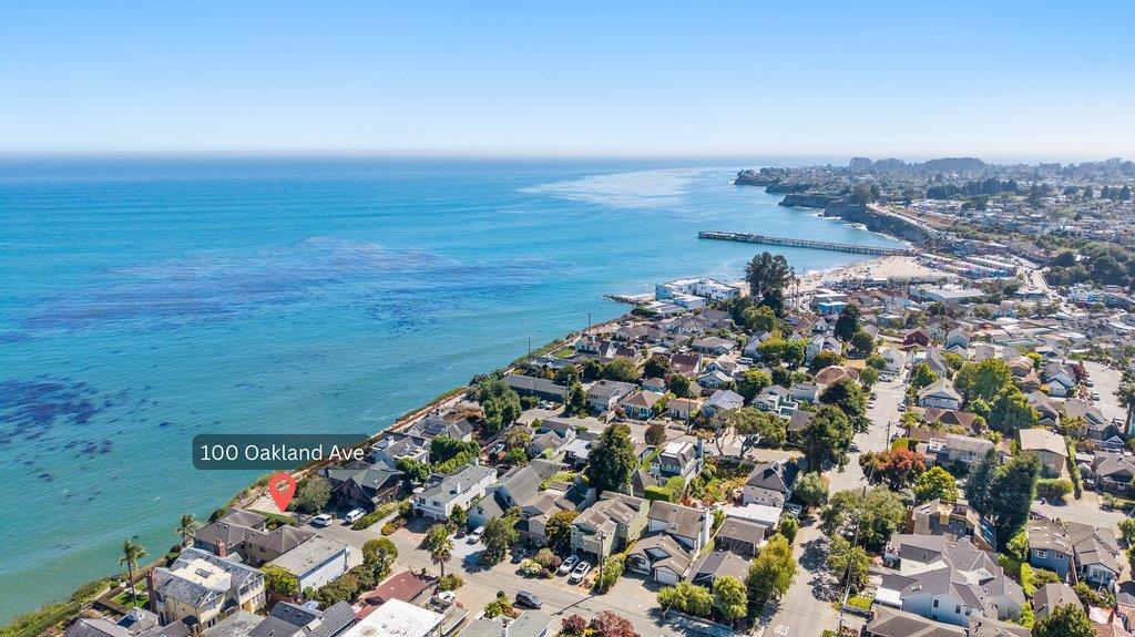 100 Oakland Property Photo 2