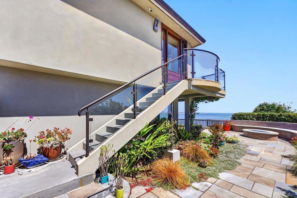 100 Oakland Property Photo 9