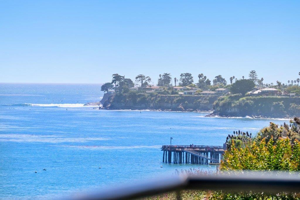 100 Oakland Property Photo 12
