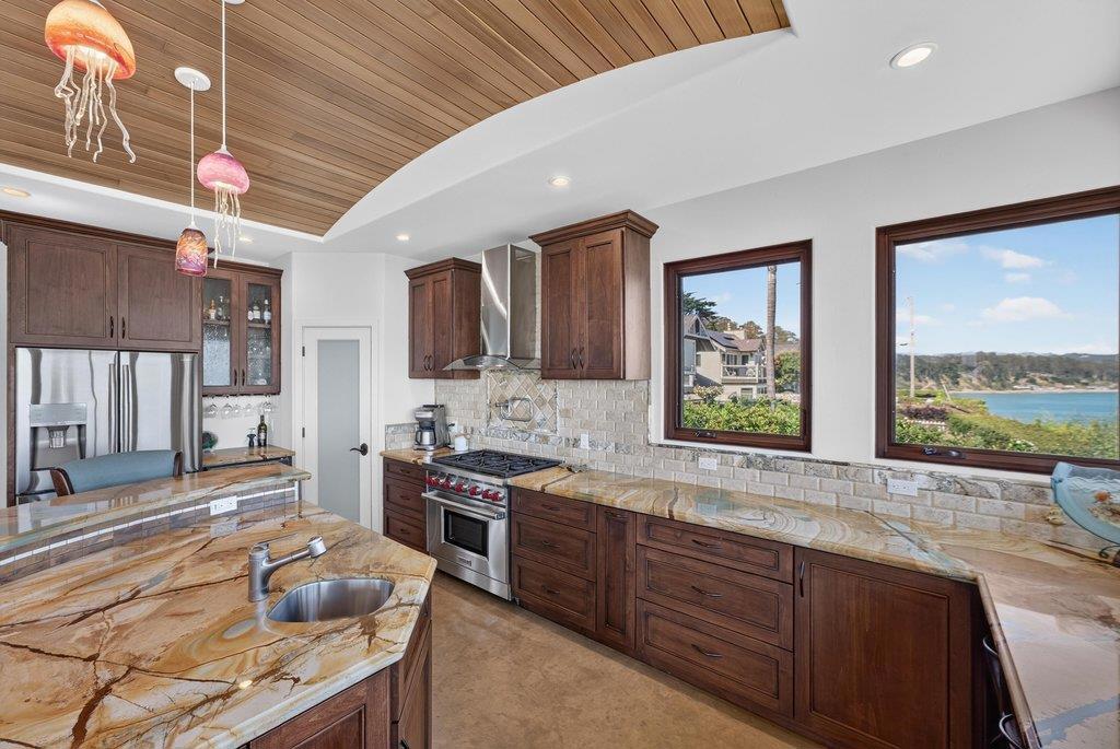 100 Oakland Property Photo 21