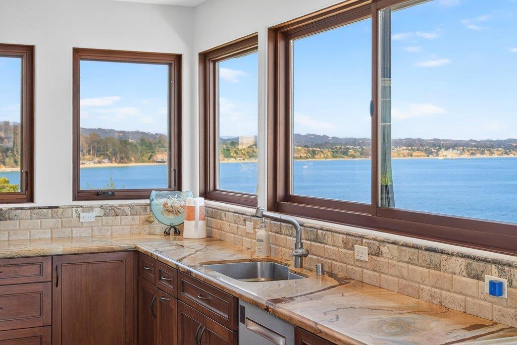100 Oakland Property Photo 25
