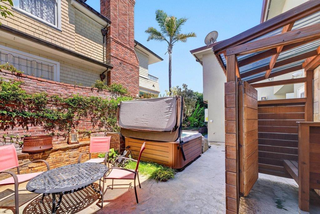 100 Oakland Property Photo 37