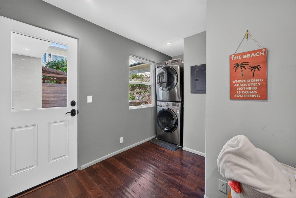 100 Oakland Property Photo 40