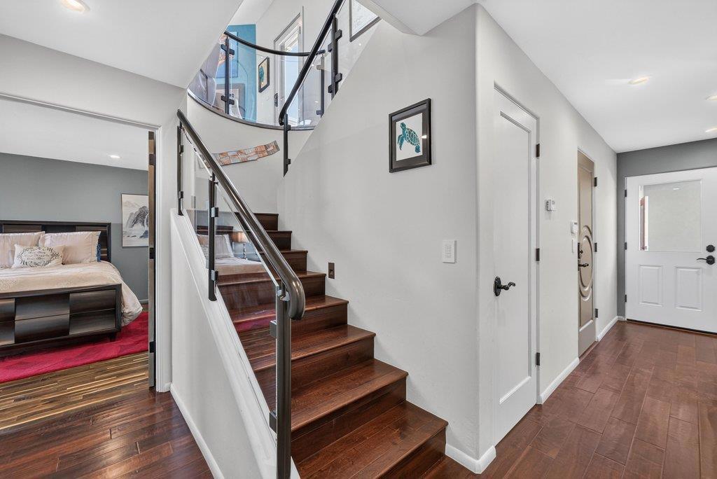 100 Oakland Property Photo 41