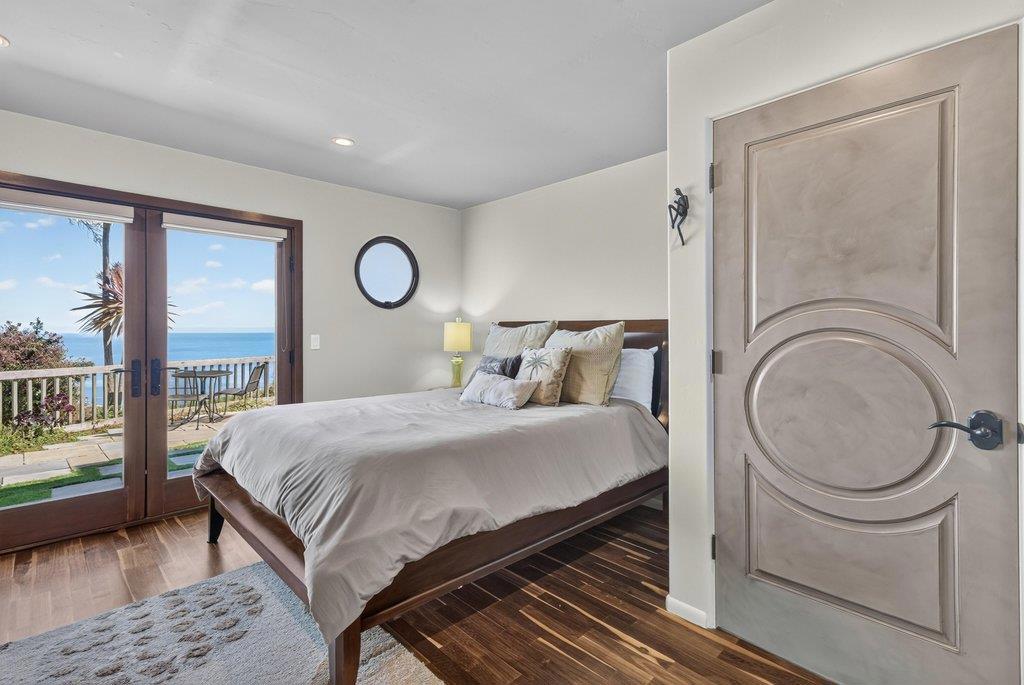 100 Oakland Property Photo 48