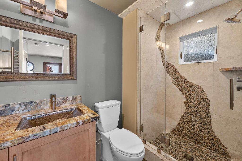 100 Oakland Property Photo 51