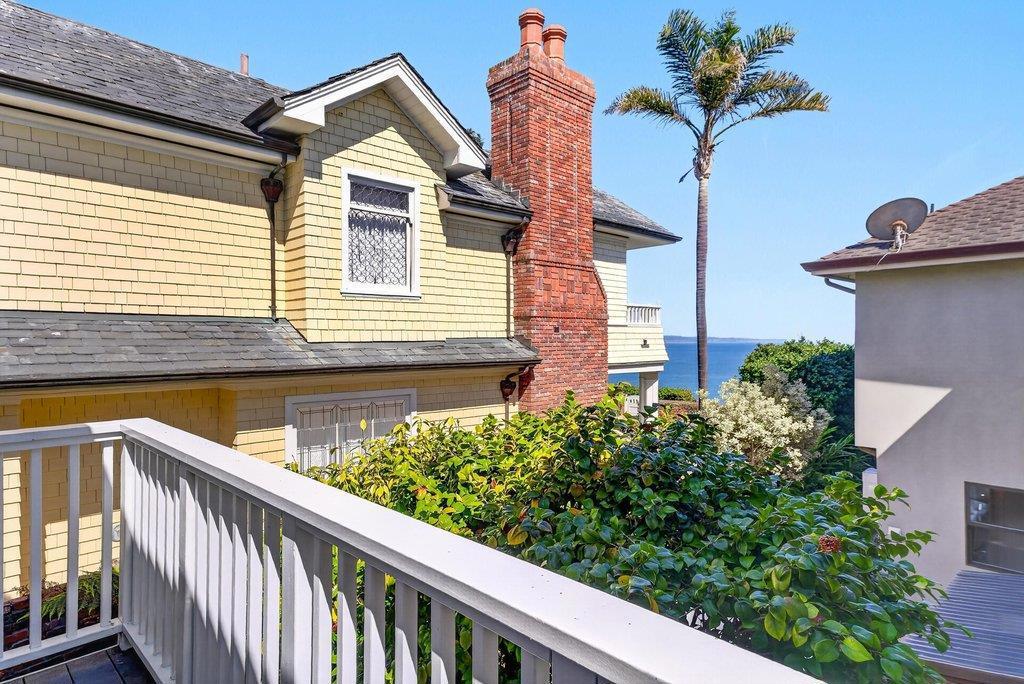 100 Oakland Property Photo 55