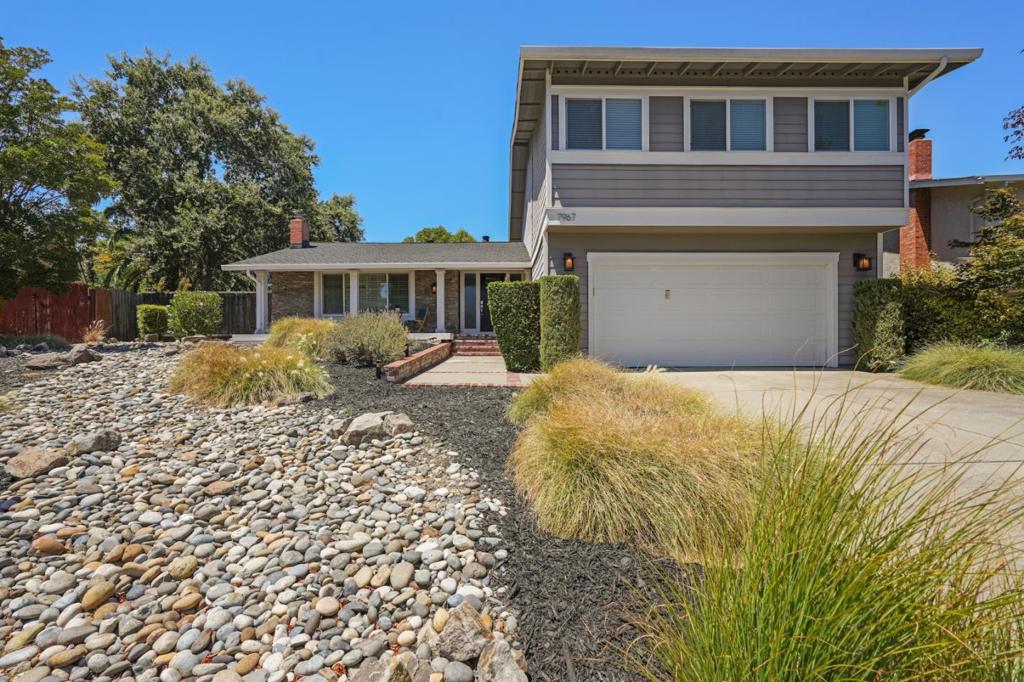 7967 Stonehurst Court Property Photo 2