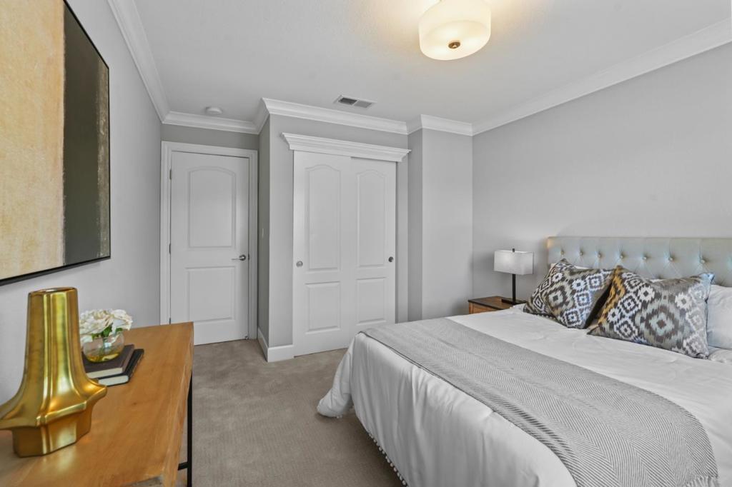 7967 Stonehurst Court Property Photo 13