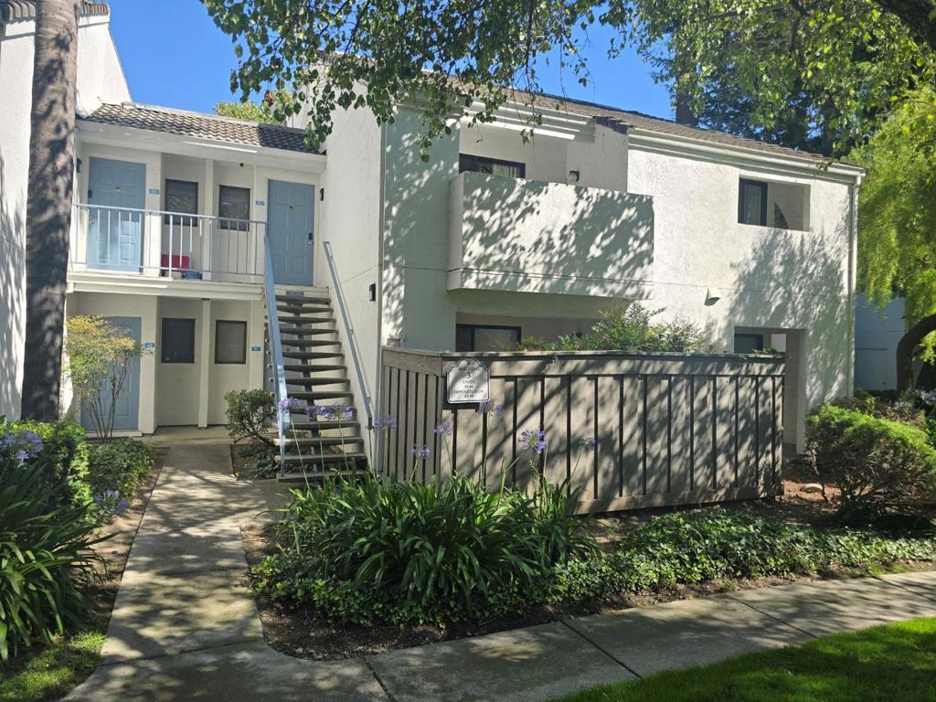 1055 N Capitol Avenue 51 Property Photo 1