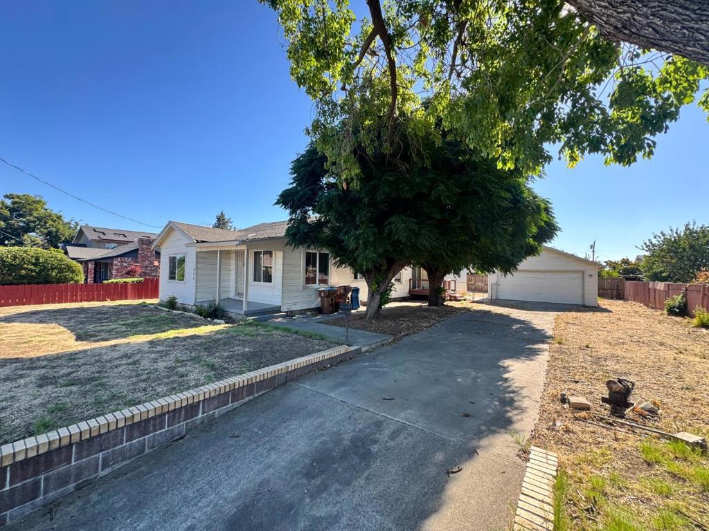 1925 Alpha Way Property Photo 1