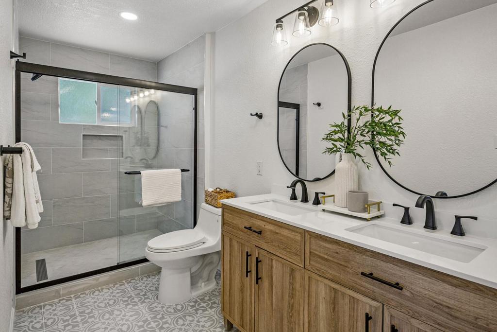 5777 Rachel Court Property Photo 11
