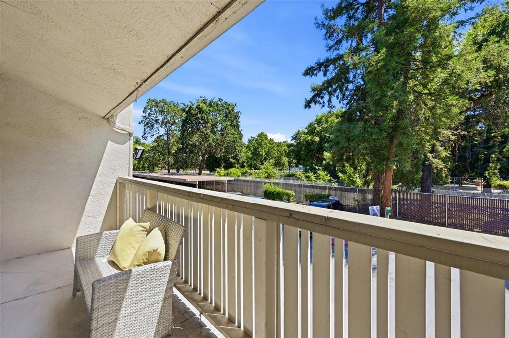 2700 Oak Road 11 Property Photo 19