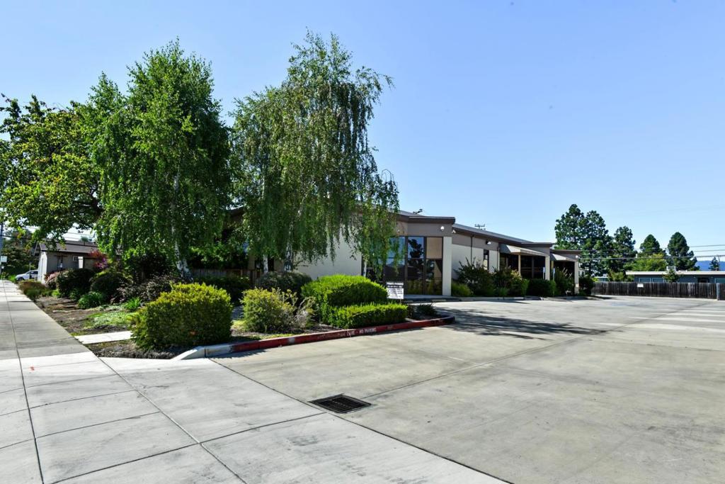 550 Price Avenue Property Photo 1