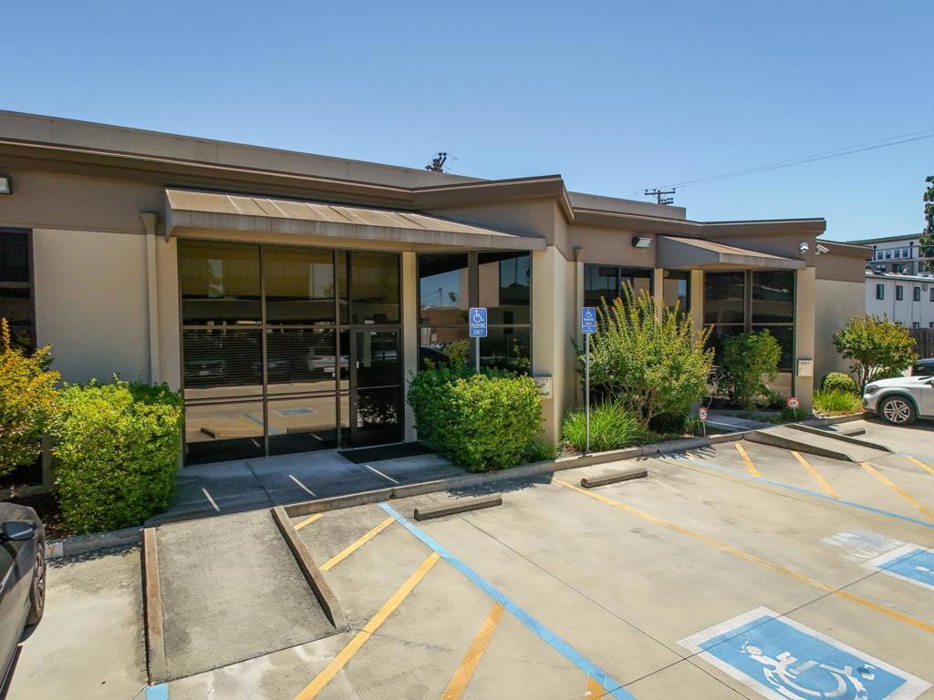550 Price Avenue Property Photo 6