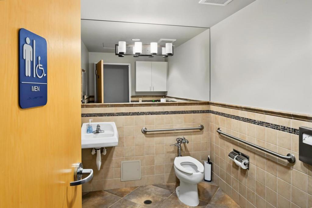 550 Price Avenue Property Photo 22