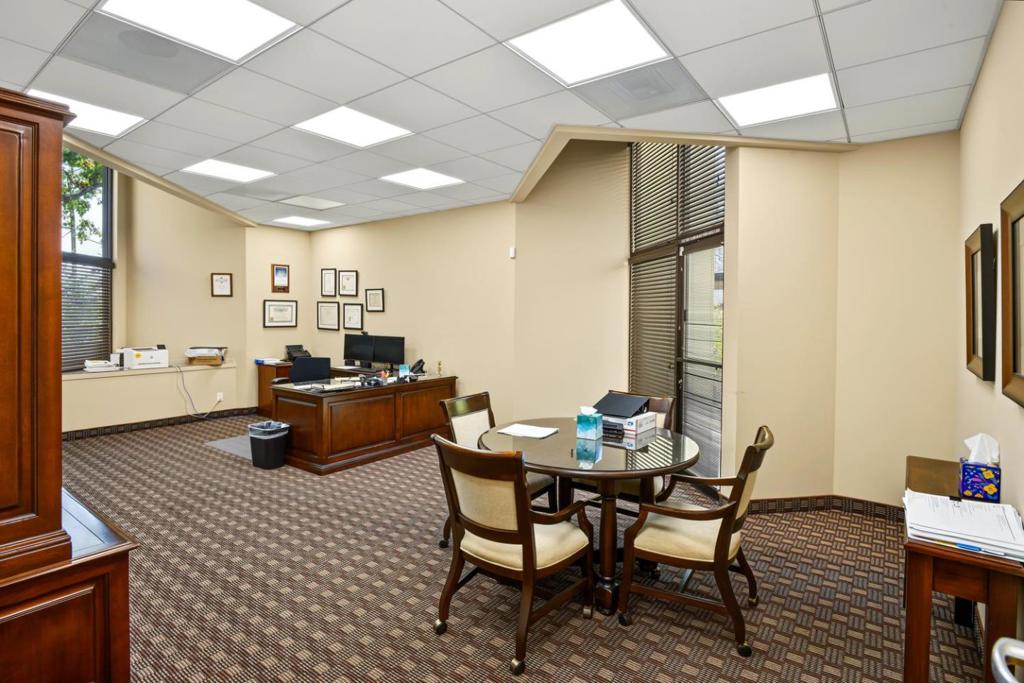 550 Price Avenue Property Photo 23