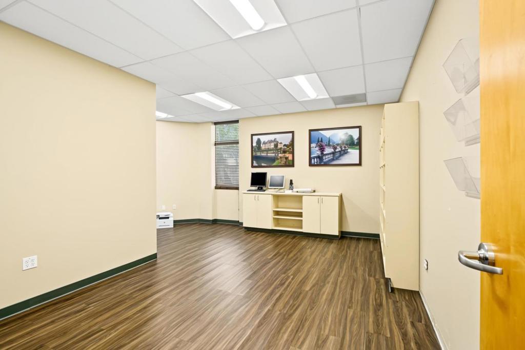 550 Price Avenue Property Photo 29