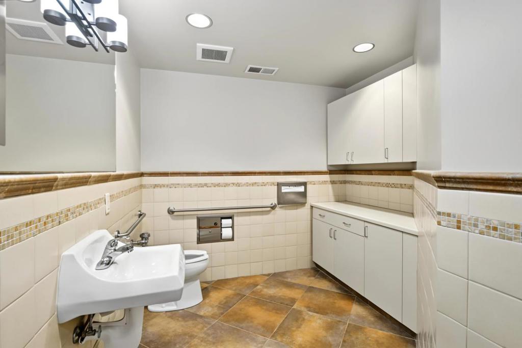 550 Price Avenue Property Photo 31