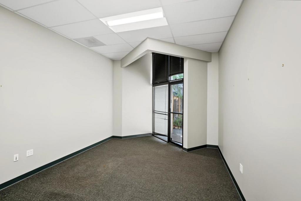 550 Price Avenue Property Photo 35