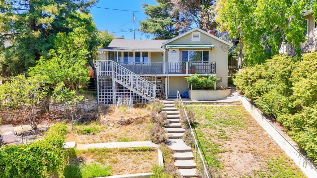 2032 Lyon Avenue Property Photo 1