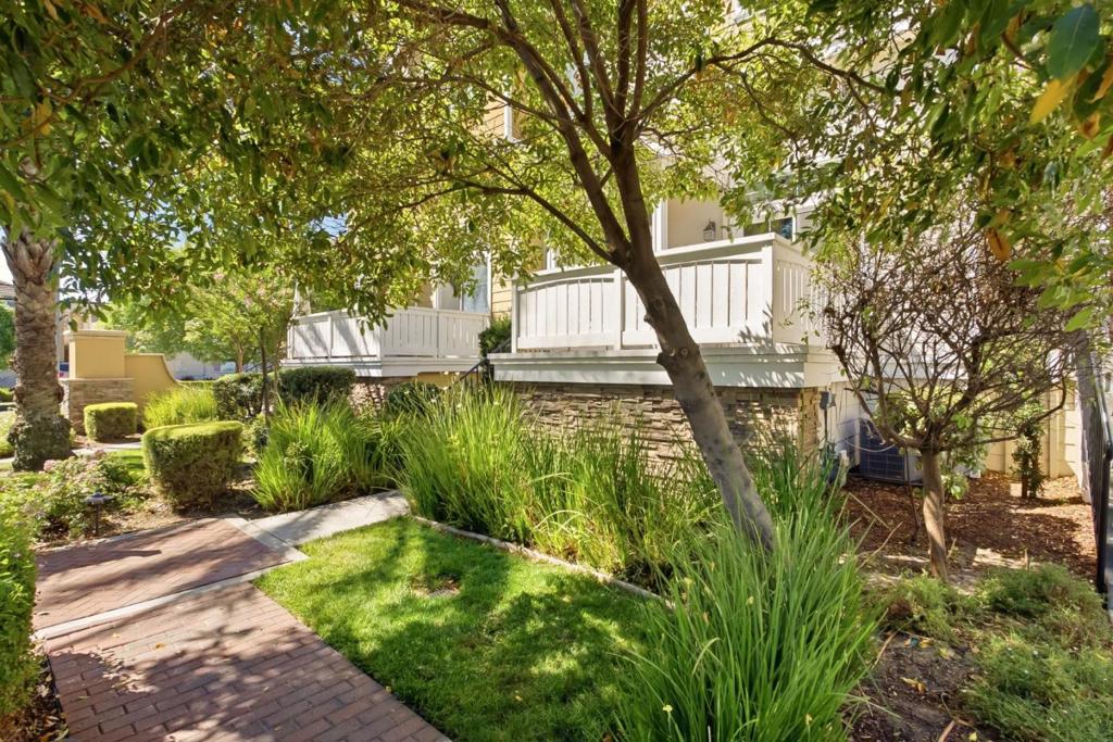 2859 Lavender Terrace Property Photo 3