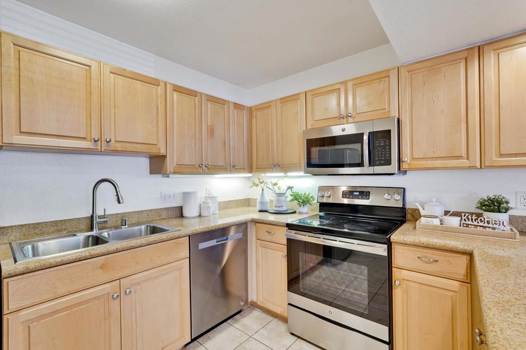 627 E El Camino Real 102 Property Photo 18