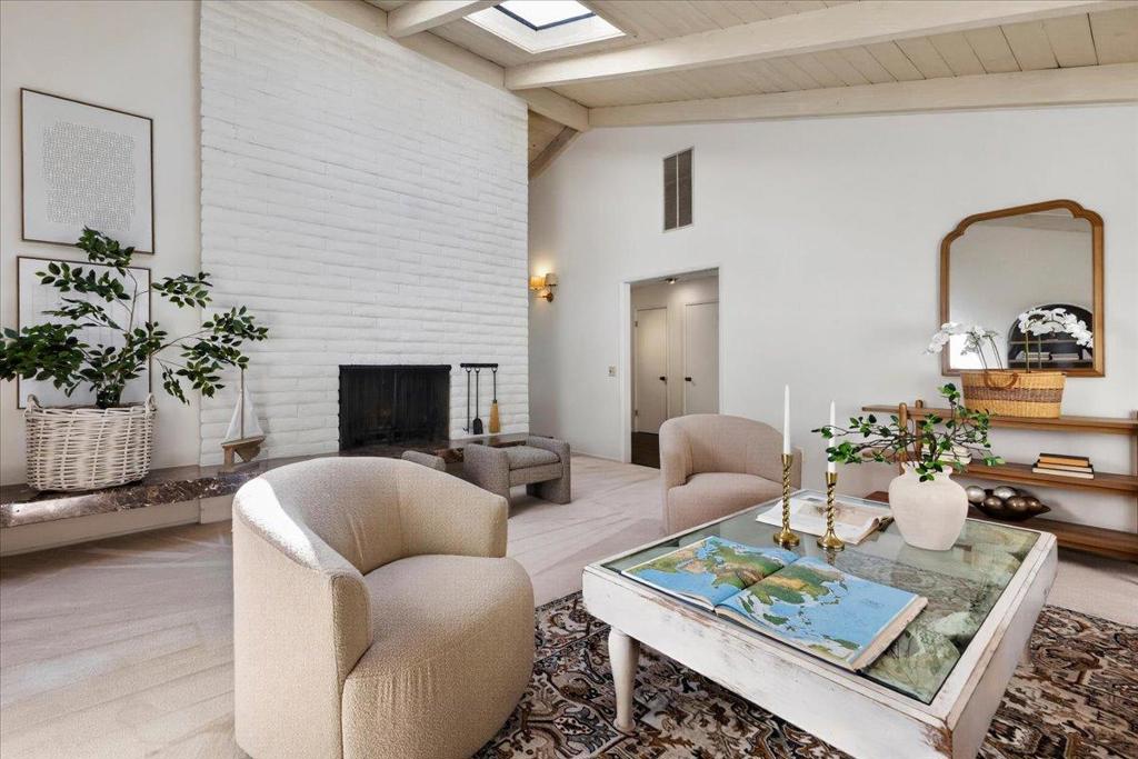 4088 Los Altos Drive Property Photo 8