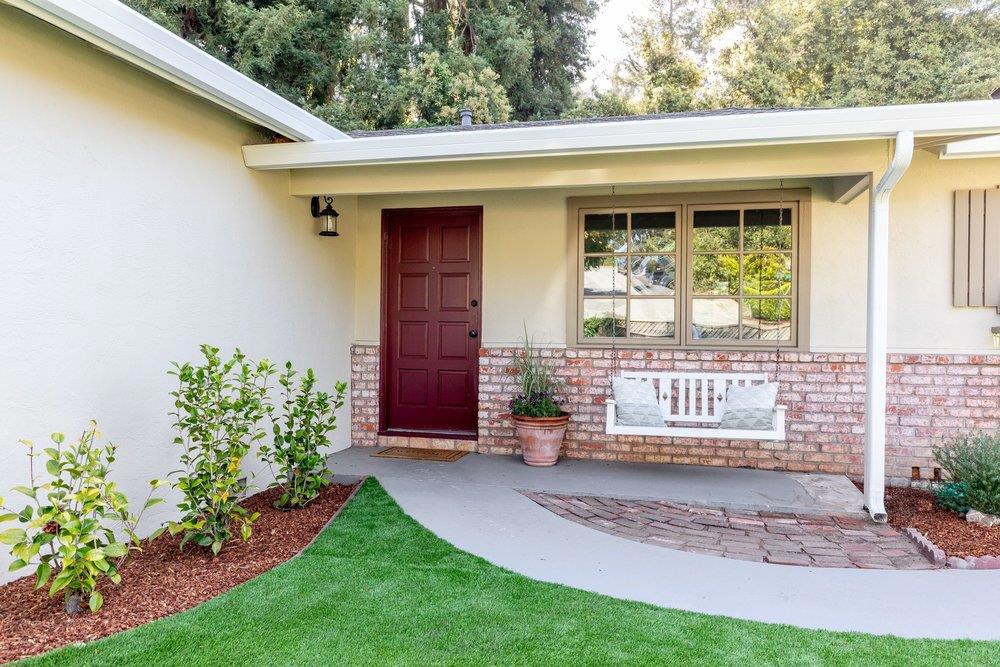 302 Coronado Drive Property Photo 4