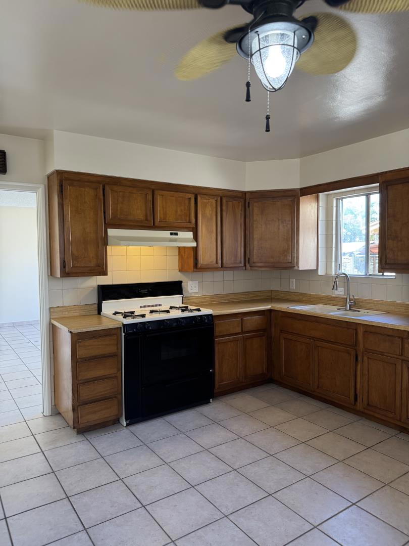 8412 Cleta Street Property Photo 5