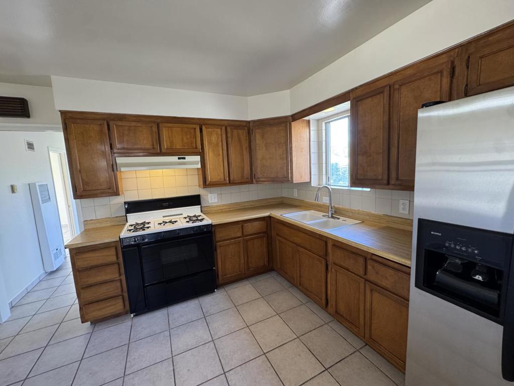 8412 Cleta Street Property Photo 22