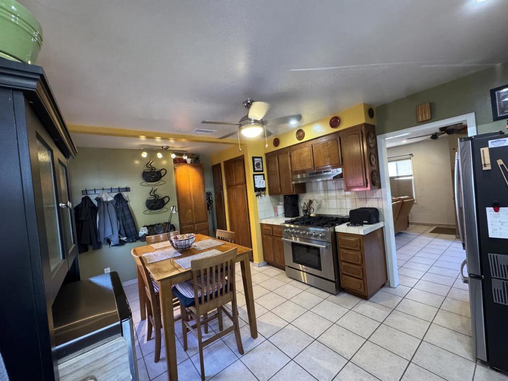 8412 Cleta Street Property Photo 55