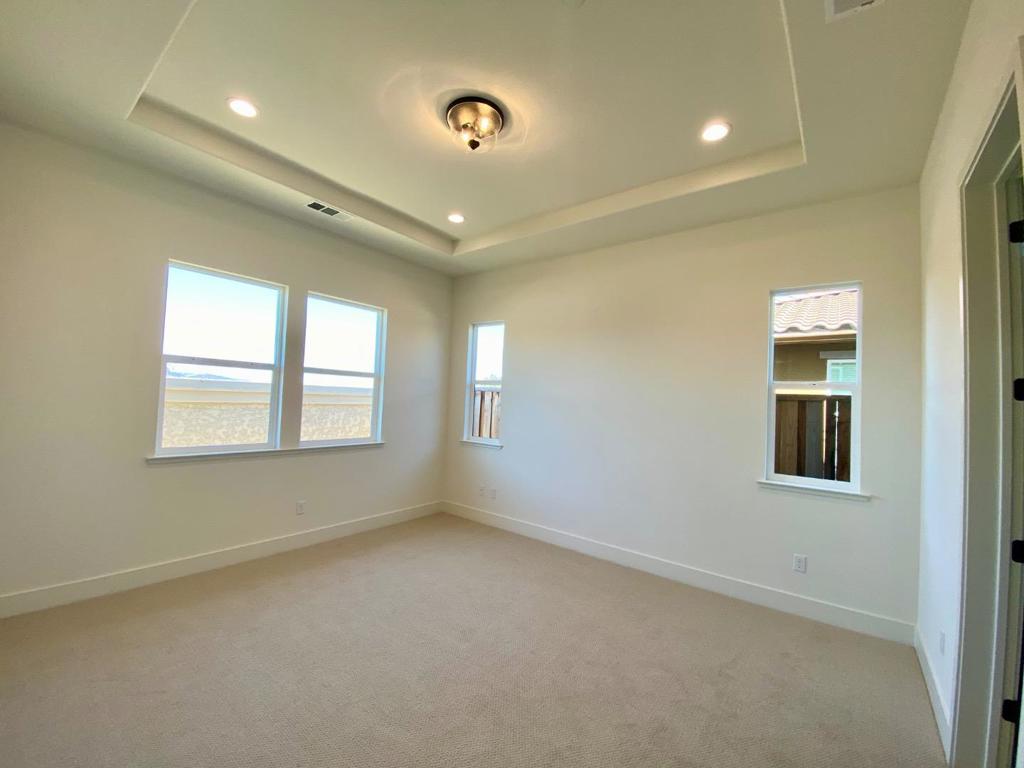 2106 White Oak Drive Property Photo 9