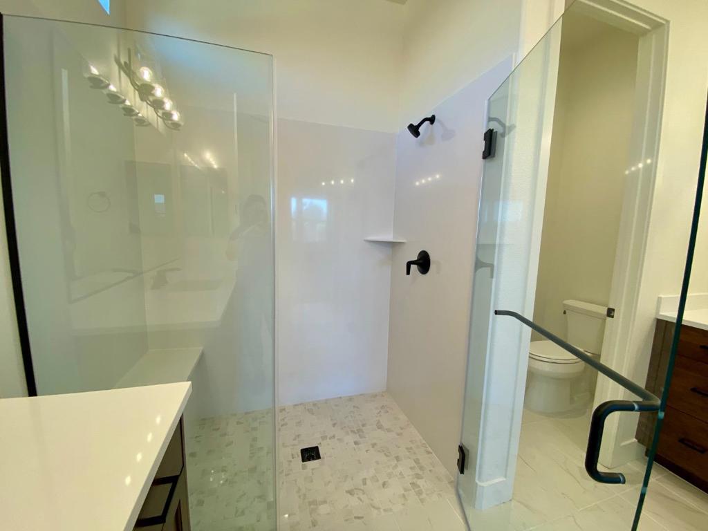 2106 White Oak Drive Property Photo 11
